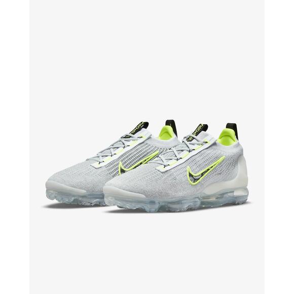 Nike Air Vapormax 2021 Flyknit GS Running Shoes DB1550 005 - SIZE 4.5Y = 6 WOMEN - Picture 1 of 10